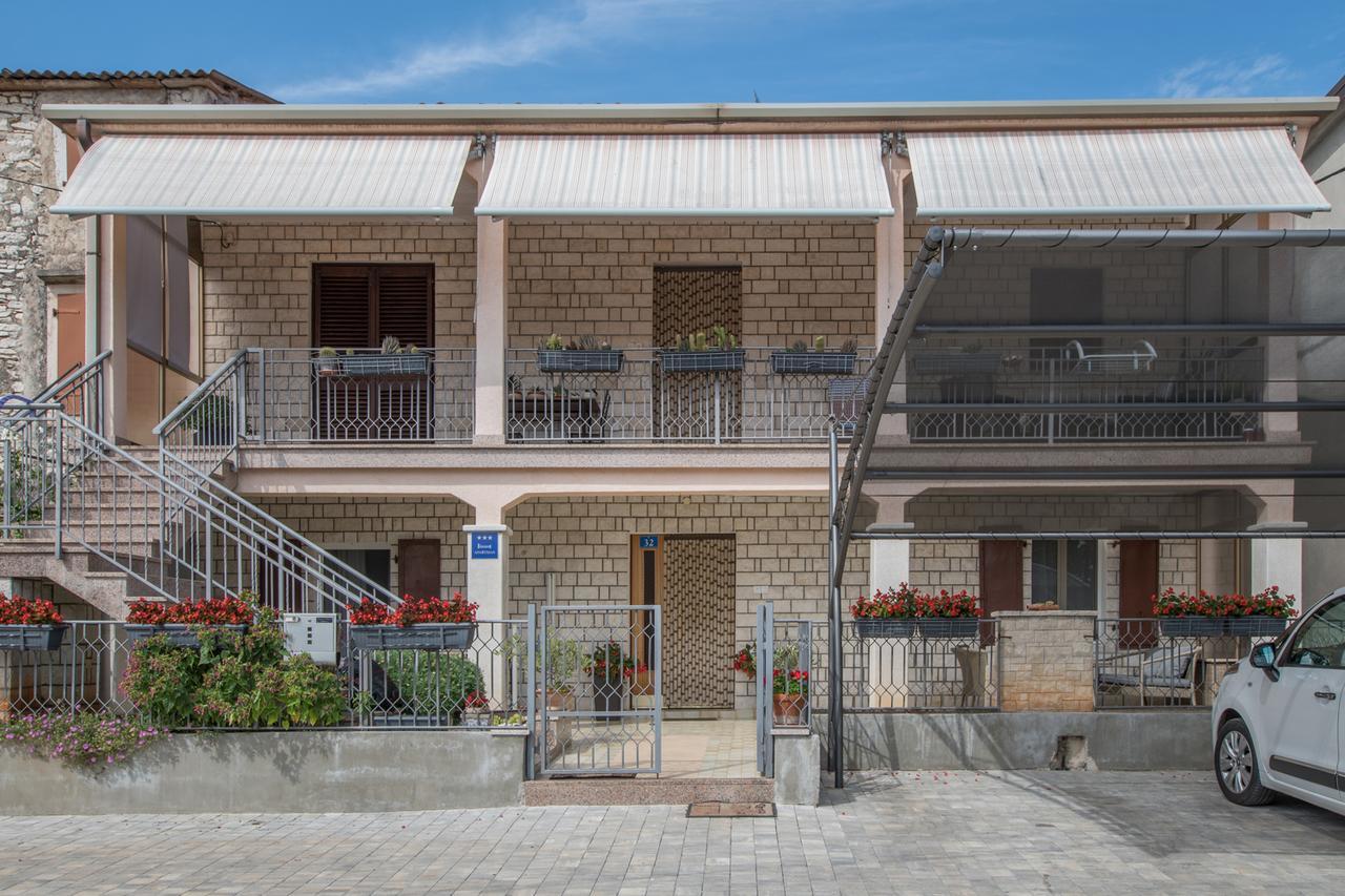 Apartmenst Saban 1709 Murine Exterior photo